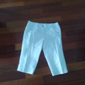 Ann Taylor white capris
